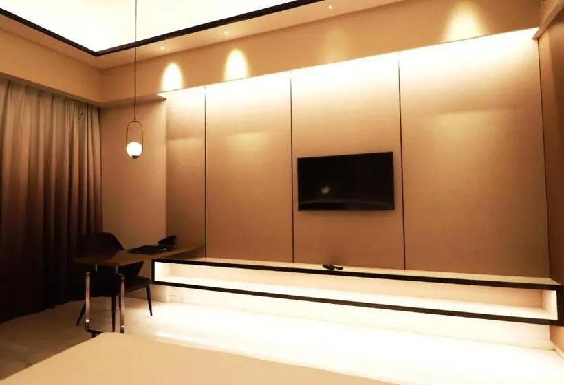 デラックスルーム, Seven Eleven Hotels And Club