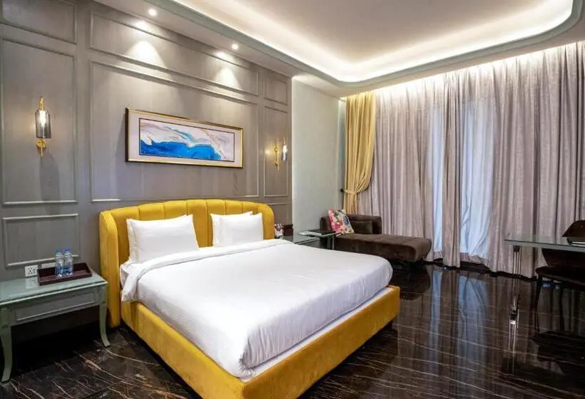 スーペリアールーム, Seven Eleven Hotels And Club
