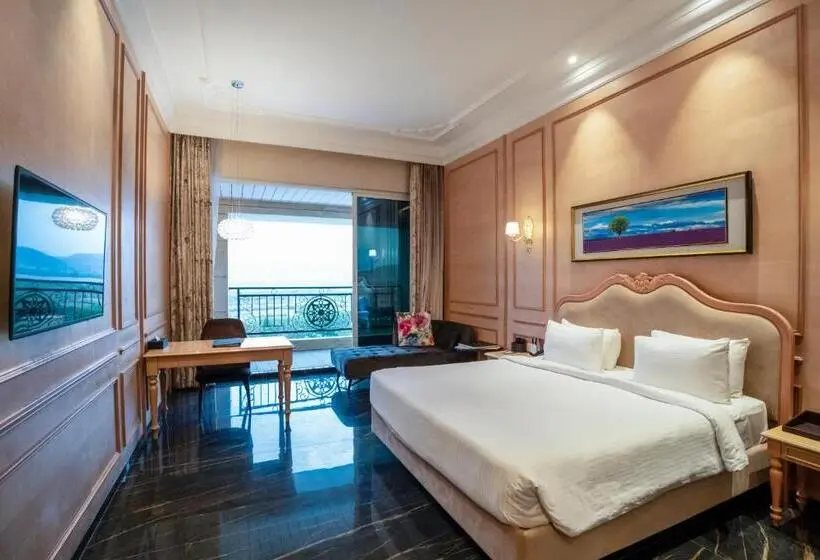 スーペリアールーム, Seven Eleven Hotels And Club