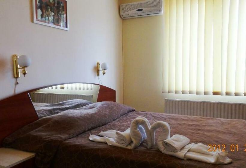 Camera Standard, Vila Europa