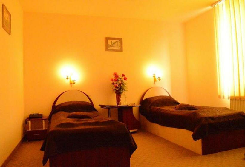 Camera Standard, Vila Europa