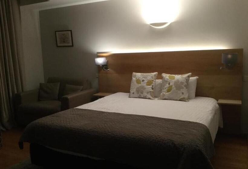 디럭스 룸, Côté Cour