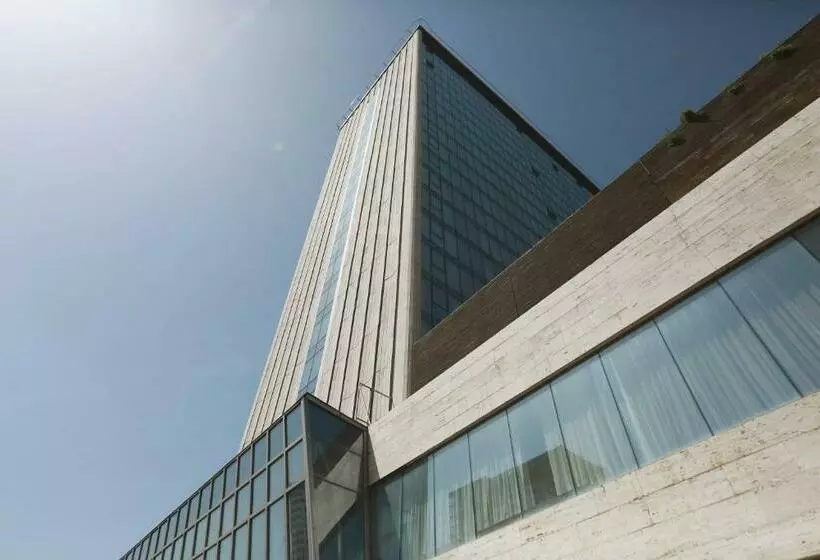اتاق استاندارد با تخت بزرگ, Holiday Inn   Tbilisi, An Ihg