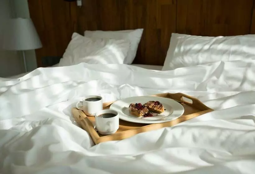 اتاق استاندارد با تخت بزرگ, Holiday Inn   Tbilisi, An Ihg