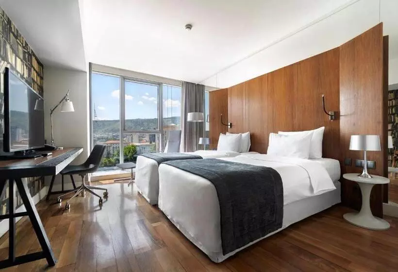 اتاق استاندارد, Holiday Inn   Tbilisi, An Ihg