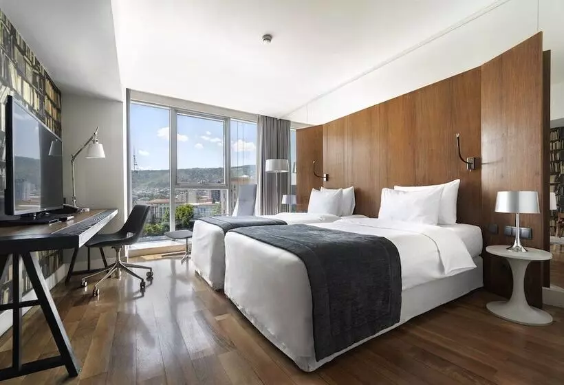 اتاق استاندارد, Holiday Inn   Tbilisi, An Ihg