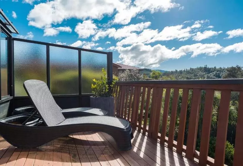 سوئیت با وان آب گرم, Kimi Ora Eco Resort
