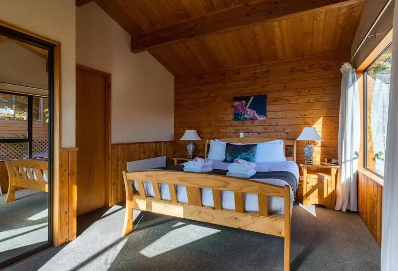 سوئیت با وان آب گرم, Kimi Ora Eco Resort