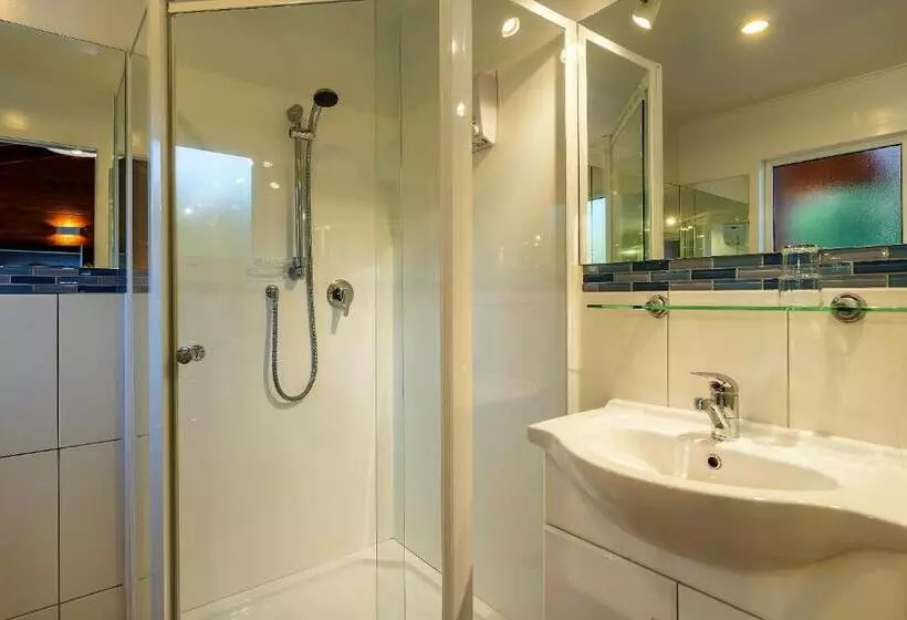 استودیوی استاندارد, Kimi Ora Eco Resort