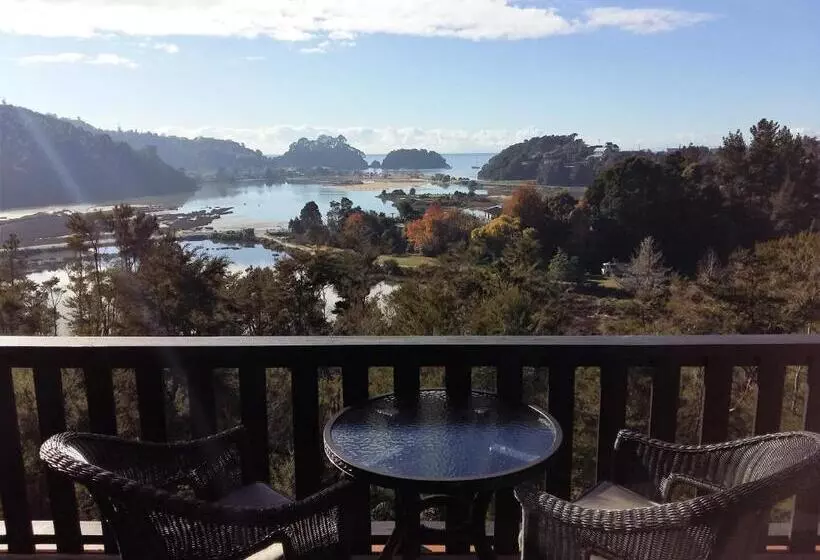 استودیوی استاندارد, Kimi Ora Eco Resort