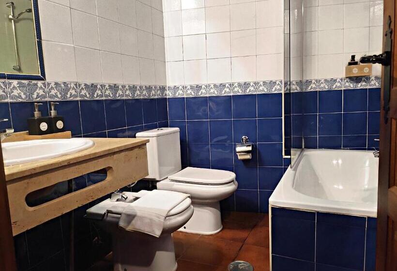 带阳台的三人标准间, Posada De Candelario