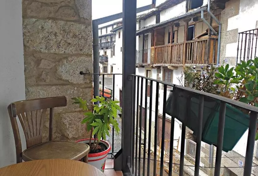 اتاق استاندارد سه تخته با بالکن, Posada De Candelario