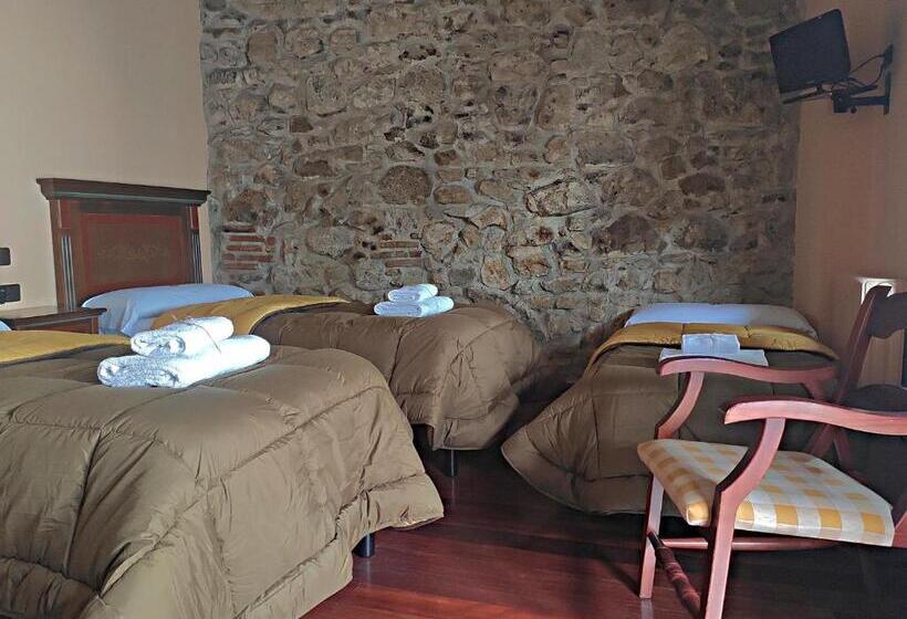 带阳台的三人标准间, Posada De Candelario