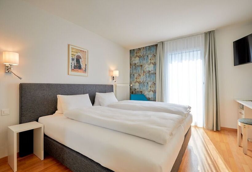 חדר סטנדרט יחיד, Schmid & Alfa