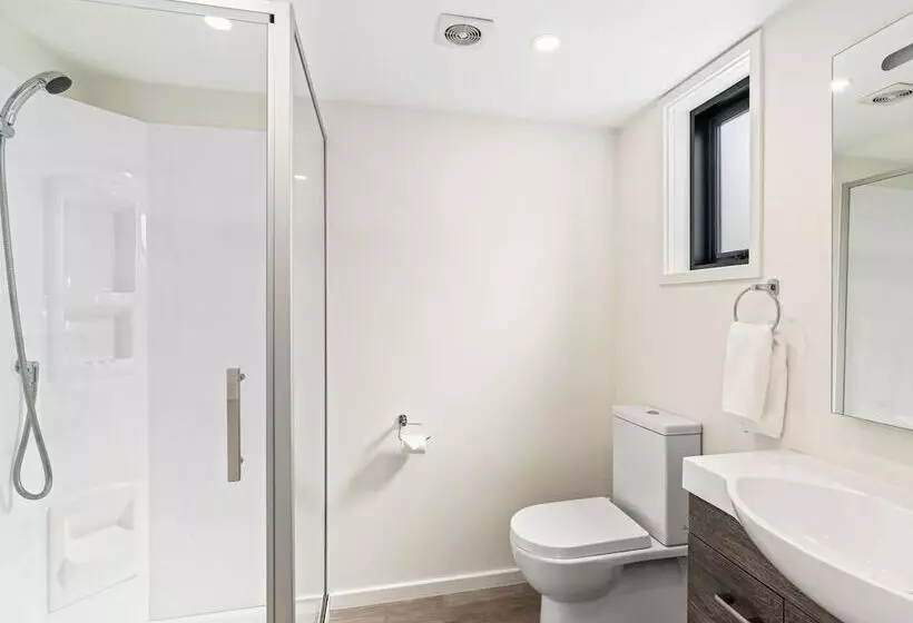 استودیوی استاندارد, Queenstown Motel Apartments