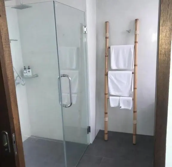 اتاق استاندارد با چشم‌انداز استخر, Villa The Spot Koh Samui