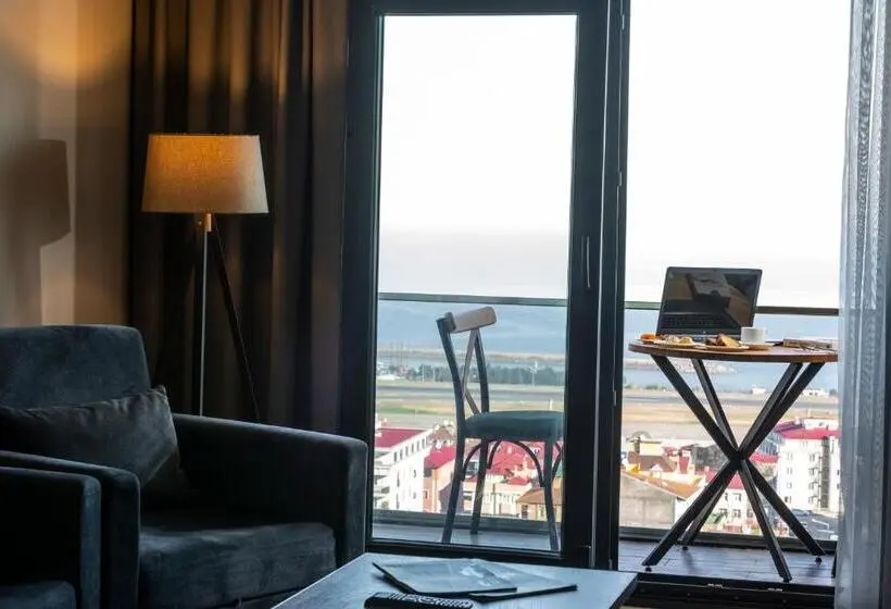 سوییت سوپریور با چشم‌انداز دریا, Misal Hotel Trabzon