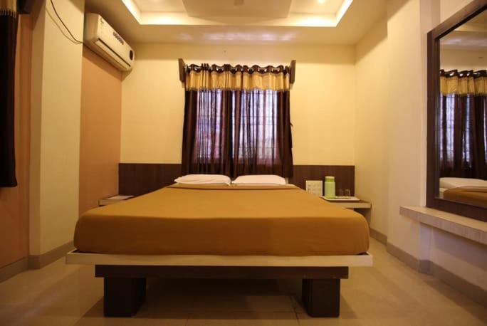 غرفة ديلوكس, Sai Balaji