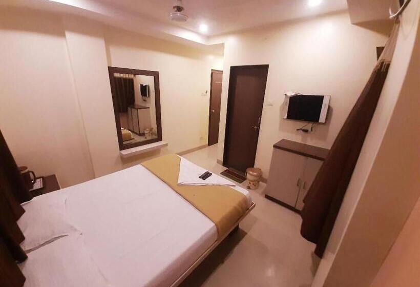 غرفة ديلوكس, Sai Balaji