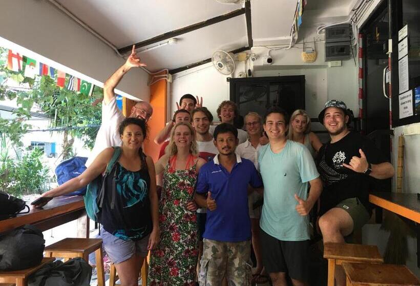 Кровать в Общей Комнате, Voyagers Hostel