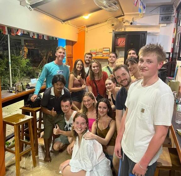 Кровать в Общей Комнате, Voyagers Hostel