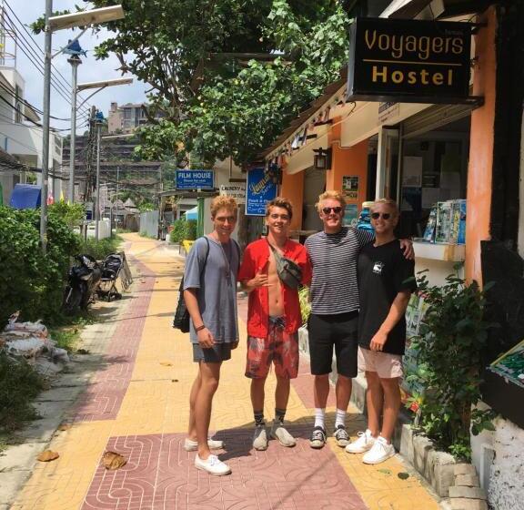 Кровать в Общей Комнате, Voyagers Hostel