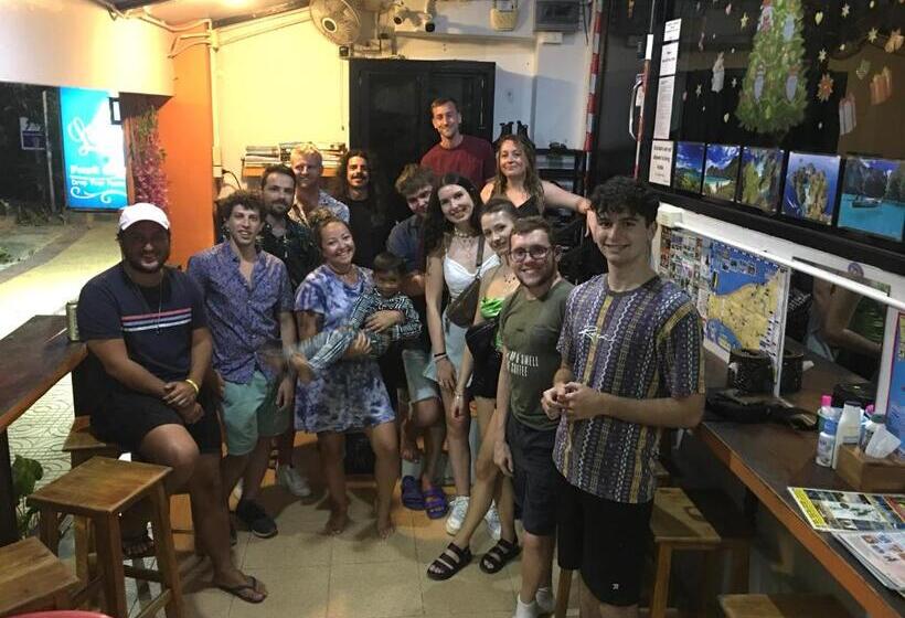 Кровать в Общей Комнате, Voyagers Hostel