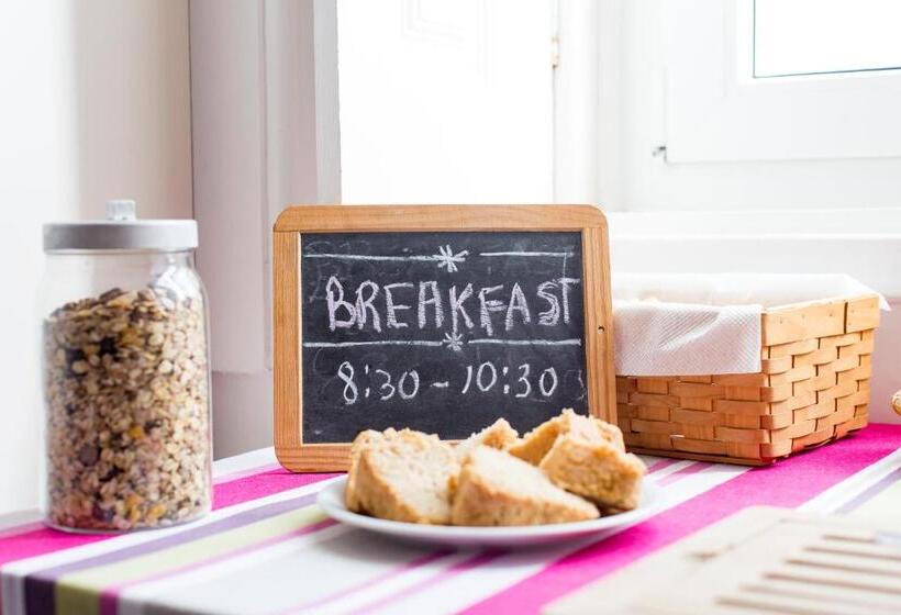 تختخواب در اتاق مشترک, Aveiro Rossio Hostel