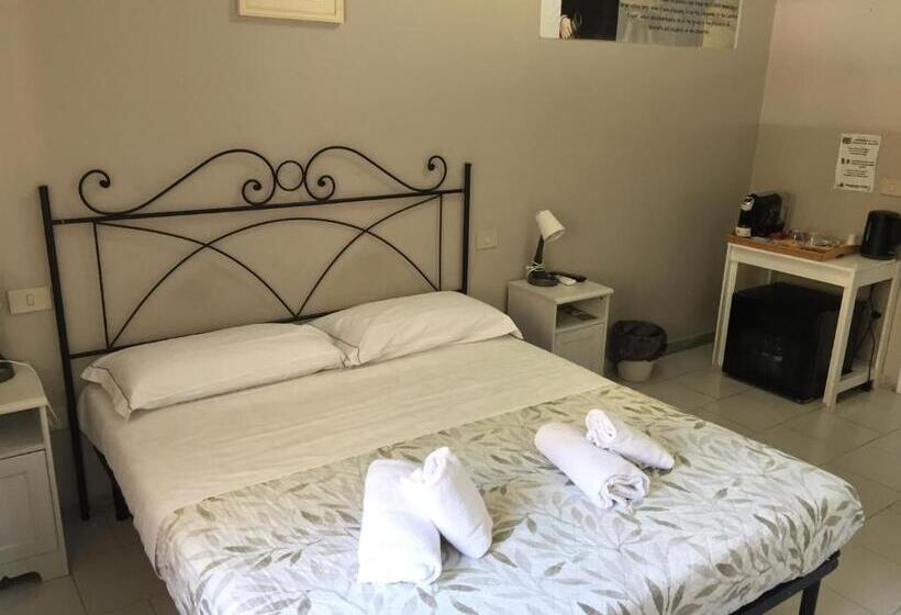 اتاق استاندارد, 6 Keys