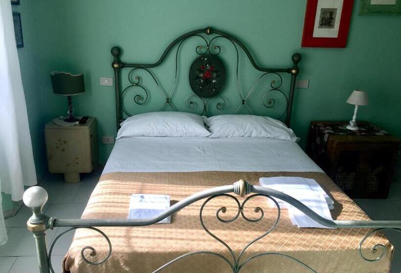 اتاق استاندارد یک نفره, 6 Keys