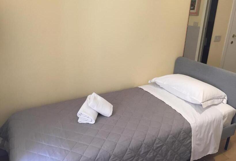 اتاق اینتریور یک تخته, 6 Keys