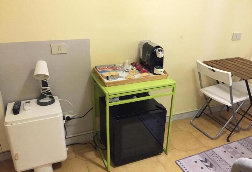 اتاق اینتریور یک تخته, 6 Keys