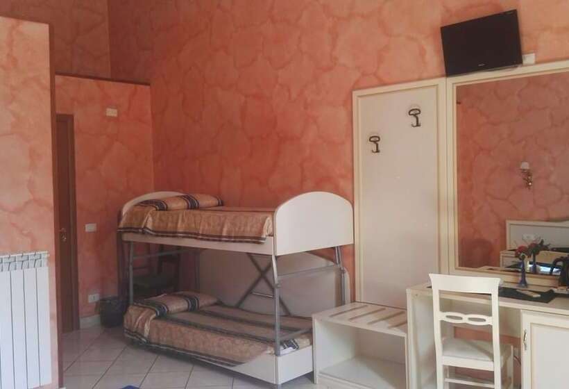 اتاق استاندارد چهار تخته, La Corte Dei Principi  Residenza D Epoca