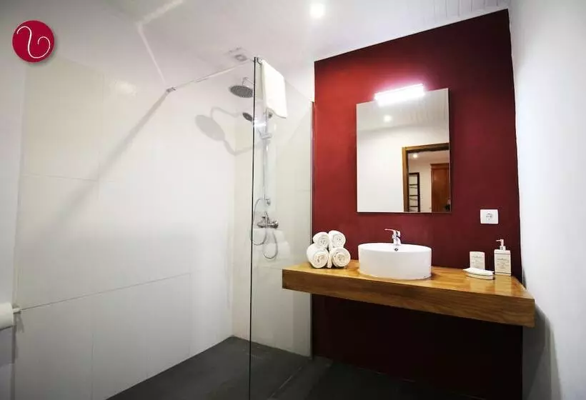استودیوی استاندارد, Guesthouse Vila Lusitania