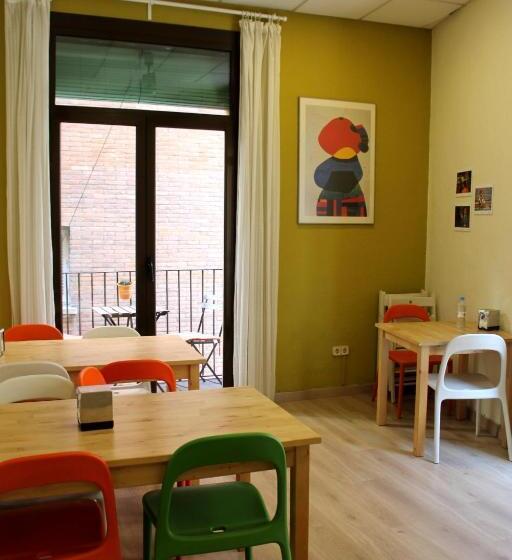 Трехместный Номер Стандарт Совместная Ванная, Itaca Hostel