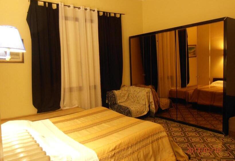 Quarto Triplo Standard Casa de Banho Partilhada, Souvenir