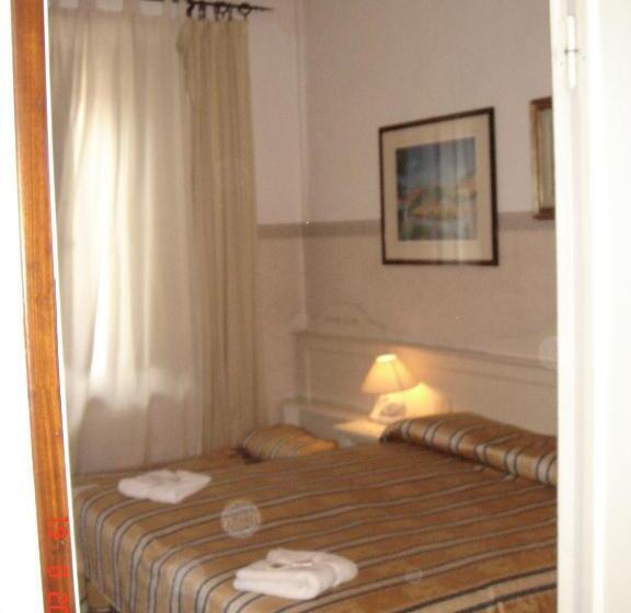 Quarto Triplo Standard Casa de Banho Partilhada, Souvenir