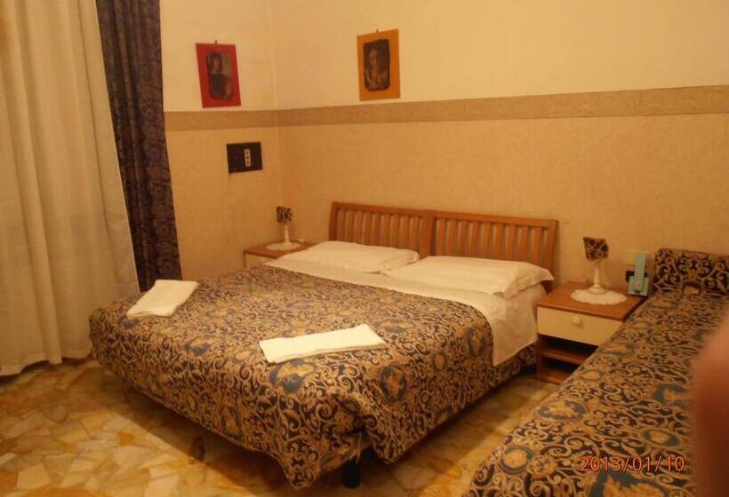 Quarto Triplo Standart, Souvenir