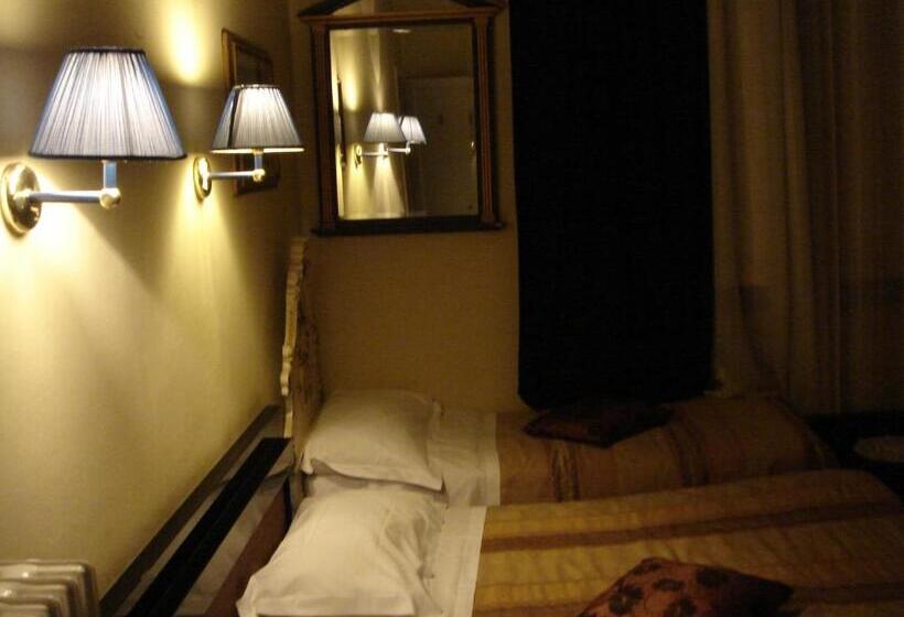 Quarto Quádruplo Standart Casa de Banho Partilhada, Souvenir