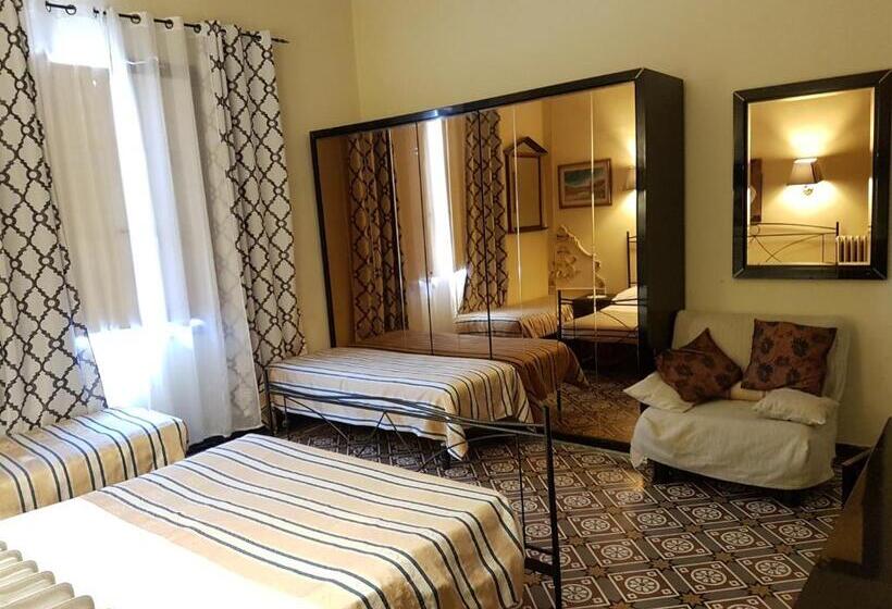 Quarto Quádruplo Standart Casa de Banho Partilhada, Souvenir