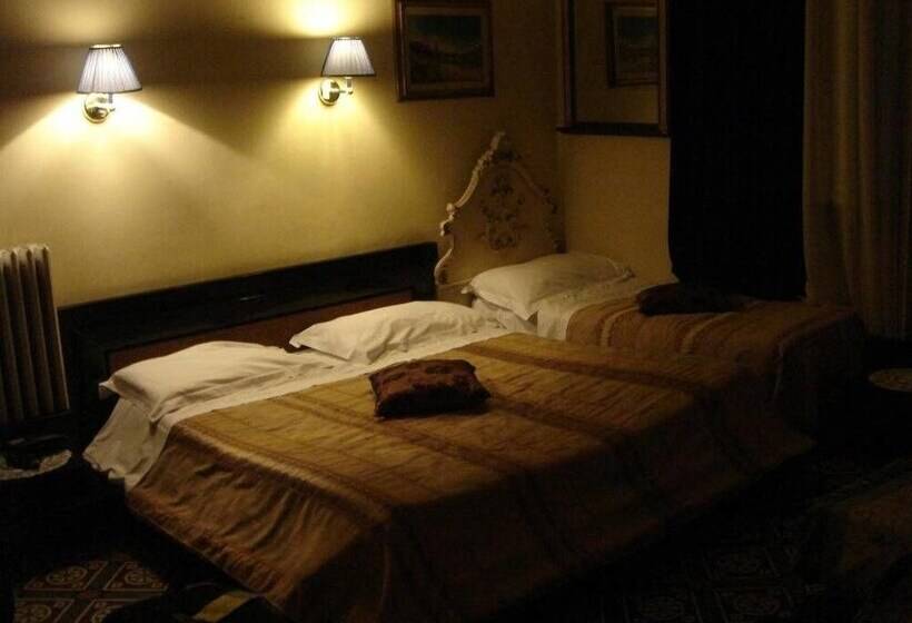 Quarto Triplo Standard Casa de Banho Partilhada, Souvenir