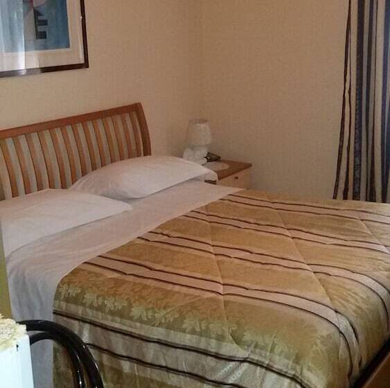 Quarto Triplo Standard Casa de Banho Partilhada, Souvenir