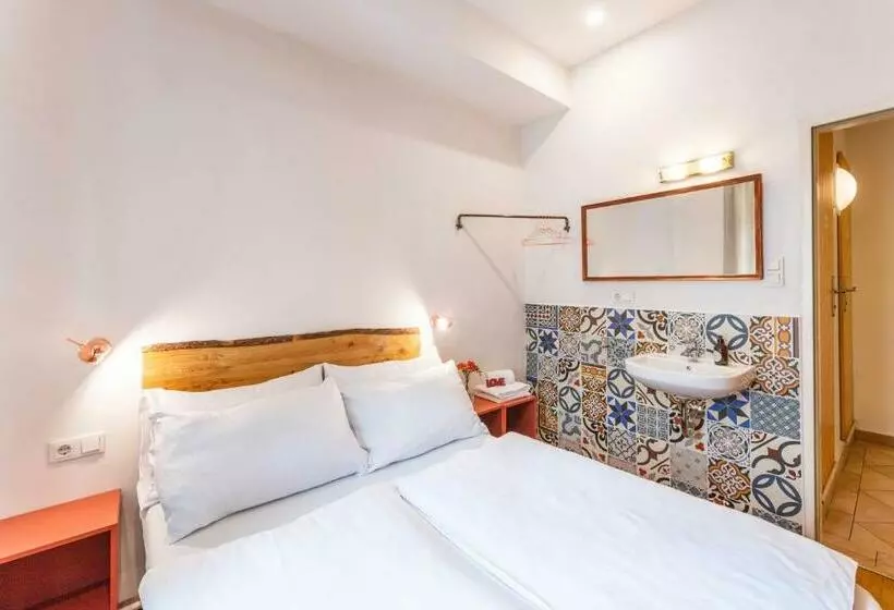 اتاق استاندارد با سرویس بهداشتی مشترک, Vienna Hostel Ruthensteiner