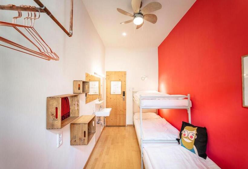 스탠다드 트리픔 룸 공동욕실, Vienna Hostel Ruthensteiner