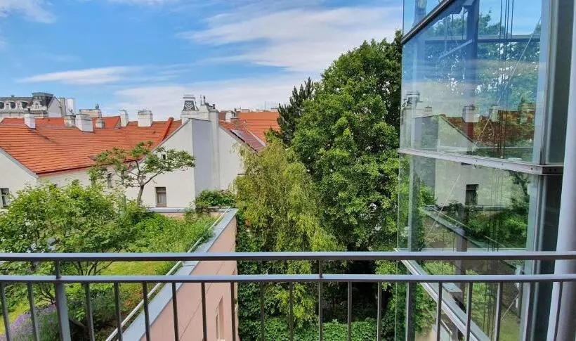 استودیوی استاندارد, Vienna Hostel Ruthensteiner
