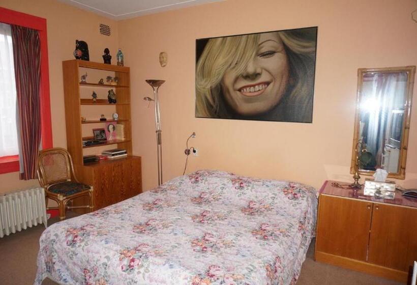 חדר סטנדרט עם מיטת קינג, Xaviera S Bed And Breakfast