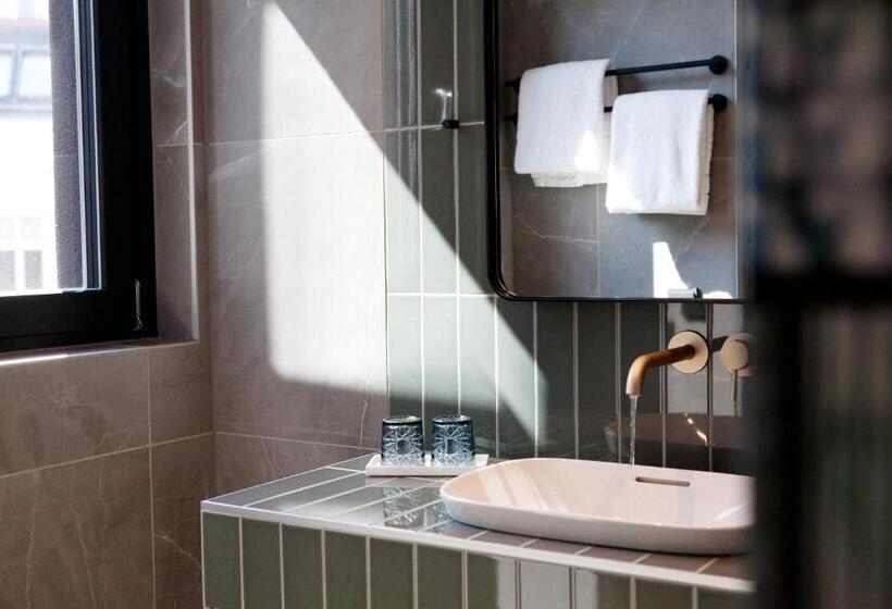 스위트, Indigo Vienna Naschmarkt, An Ihg