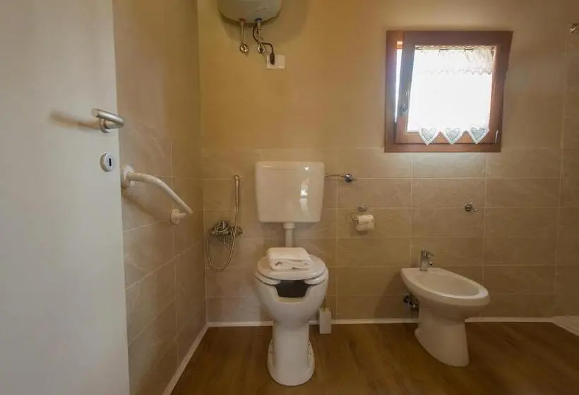 身障者適用スタンダードルーム, Albergo Diffuso Borgo Retrosi Di Amatrice