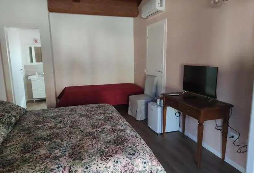 スタンダードトリプルルーム, Albergo Diffuso Borgo Retrosi Di Amatrice