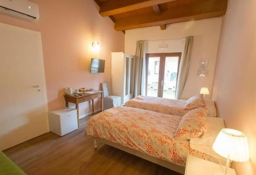 スタンダードトリプルルーム, Albergo Diffuso Borgo Retrosi Di Amatrice